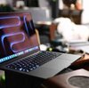 M5 MacBook Pro、ベースモデルはまもなく登場　M5 Pro／Maxモデルは2026年にずれ込みか