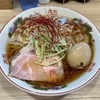 【今週のラーメン４６４５】 くじら食堂bazar 三鷹店 （東京・ＪＲ三鷹） 冷しラーメン ＋ 味玉　〜とてもサラリとしながらもしっかりした醤そばの味わい！夏バテでもスルスル食える絶品冷し系！