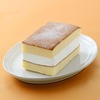 ファミリーマートから「クリームたっぷり厚切りケーキサンド」が新登場！スポンジ生地とホイップクリームのスイーツ、ファミマ限定の新商品です