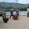 お猿にお世話になってきた私達（夏の猿まわし＆花こま公演）〔兵庫県宍粟市〕