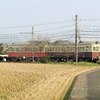 2015年12月　仏生山駅駅舎近くに止まるレトロ電車