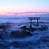 🌅神磯の鳥居　早朝の様子です❗