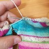 境目に穴が開かない編み方