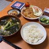 豚の味噌焼きと目玉焼き、杉本納豆で朝ごはん