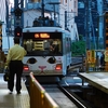 東急世田谷線三軒茶屋駅『ある日の幸福の招き猫電車・夕景編①』