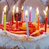 シェ・シバタのバスクチーズケーキで誕生日を祝う。