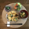 チヂミと韓国スープとチョレギサラダ