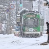 真冬なのにタイツ禁止、上着も着られない。真夏なのに長袖強要、腕まくりも禁止。そんな非人間的な学校があるというのに、誰ひとり名指しで非難しようとしない。マスコミ関係者諸君よ、フジテレビは怖くないのに校長は怖いのか？