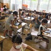 １年生：タブレットでお絵かき、演奏