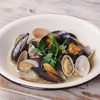 フランスのムール貝の白ワイン蒸しを作ってみよう！魅力とおすすめの食べ方と日本料理との比較