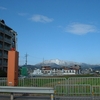愛宕山が見える、桂川五条橋からは？ の画像です。