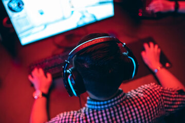 スムーズな再生のためにリフレッシュレートを同期する Windows 11 の設定方法