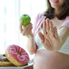 4 Makanan untuk Ibu Hamil Muda ini Perlu Anda Hindari