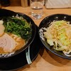 「町田商店本店」味玉ラーメンほうれん草増しモヤキャベを食べる。クセもなく安定の味だが丼の小ささが目立ってた！刻みタマネギとモヤキャベが救いの存在でした。