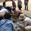 ガーデーナー倶楽部　小学生と花植え