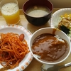 朝からカレーにナポリタン