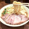 【濃菜麺 井の庄】いつも行列の野菜たっぷりラーメン（練馬）