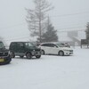 スタッドレスタイヤで雪道を走る