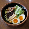 【絡ら麺 上田商店】ゴルフ練習場でまぜ麺が味わえるの知ってた？わざわざ食べに行きたくなる店主のこだわりが詰まった鴨のまぜ麺(安芸郡海田町三迫)