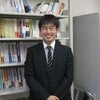 今日は、４月に着任された企業法学科の南先生の紹介だよ！！