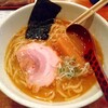 町田の｢noodles｣でラーメンねぎ塩チャーシュー丼セット1000円を食べた感想。あっさり魚介豚骨スープに柔らかチャーシュー丼の組み合わせは良し！町田の人気店は伊達じゃないな。