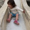 近づくと喧嘩を始める子どもたち