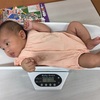 生後2ヶ月 体重が6キロをこえました 最近は何でもお口に 30歳からのママ修行ブログ