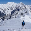 残雪の霞沢岳〜冬限定の西尾根ルートに日帰り登山〜（2025年3月、長野県）