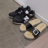 スニーカーとサンダル