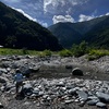 白馬で川遊び
