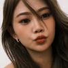 DIOR 大穎 –「人的這一生」歌詞，曲是“在旋律中回首自己的足跡，從而獲得一份前行的力量...”