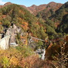 日光の川俣温泉「瀬戸合狭」の紅葉が見ごろ