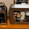 コーヒー豆と茶葉の保管棚