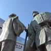 印籠は出さず、水戸黄門一行旅姿【銅像】