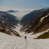 猫又山（2378m）〜雪渓と雲海の上へ〜