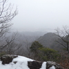 いつもの山登り　昨日の天気は目まぐるしかった　今朝は晴天で冷え込む