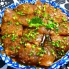 びんちょうまぐろのショウガ漬けとチキンの香草焼きの夕食