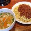 酒と肴と麺の店　田村屋(本郷三丁目)肉あんつけ麺・辛さなし