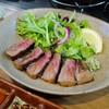 【鉄板肉食堂 日々】昼からでもお肉料理を食べたいならココ。アットホーム空間で気軽に過ごせる(中区東千田町)