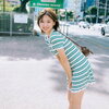 日向坂46・富田鈴花、ベッドルームで午後の陽を浴びながら白Tシャツに濡れ髪姿で...