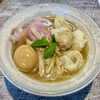 【今週のラーメン４５９８】 麺食堂 くにを （東京・国分寺） ワンタンメン ＋ 味玉 ＋ サッポロ生ビール黒ラベル 大瓶　〜国分寺のニューカマー！旨味と中身の濃ゆさがハンパない塩ワンタン麺！