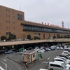 春の嵐をすり抜けて　仙台駅でホヤぼーやに出会う