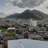 …都市高速・緊急避難場所からみる、足立山は