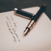 字を小さく書く人に多い特徴とは？字のクセに隠された深層心理や相性などをチェック