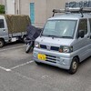 今日はバイク通勤のスタッフが、営業ナンバーの