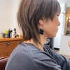 大人世代のエイジングヘアカラー【ハイライトミックスのウルフショート】