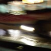乗るか歩くか…