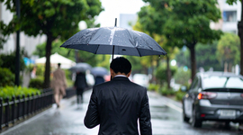 梅雨時期の憂鬱とどう向き合う？ポジティブに働くためのマインドセット