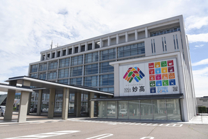 妙高市がカスタマーハラスメント対策義務化で方針策定　上越市職員4人に1人「カスハラ受けた」