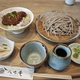 八兆庵の週替わり丼そばセットとサクサク天ぷらそば